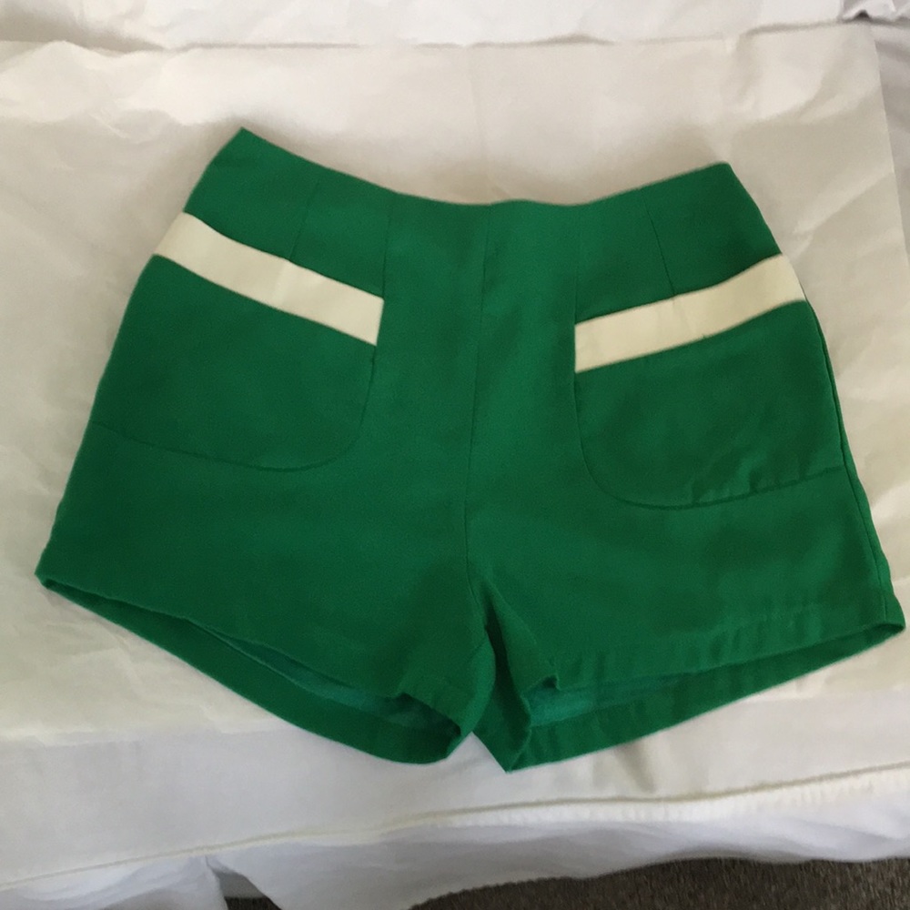 Lavand size M Green shorts with exposed back zipper